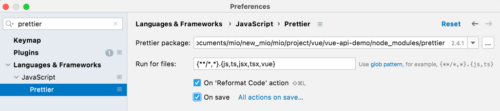 WebStorm 中 Prettier 的配置面板，包含 Prettier package 路径、Run for files 的文件匹配规则和 On save 选项